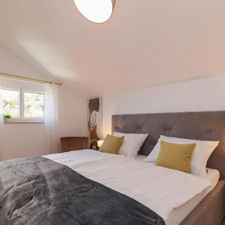 Apartment Iva Selce